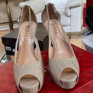 Guess 4 inch  platform heels beige size 6.5